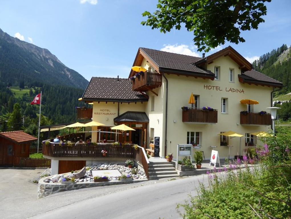 Hotel Ladina Берґюн Екстер'єр фото
