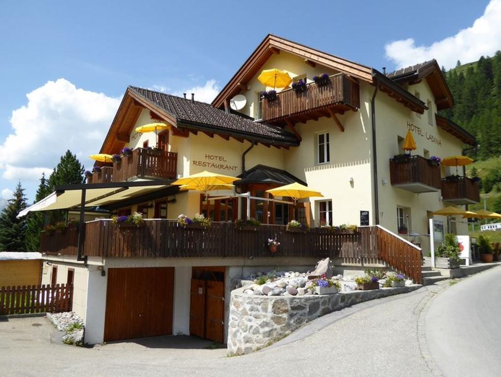 Hotel Ladina Берґюн Екстер'єр фото