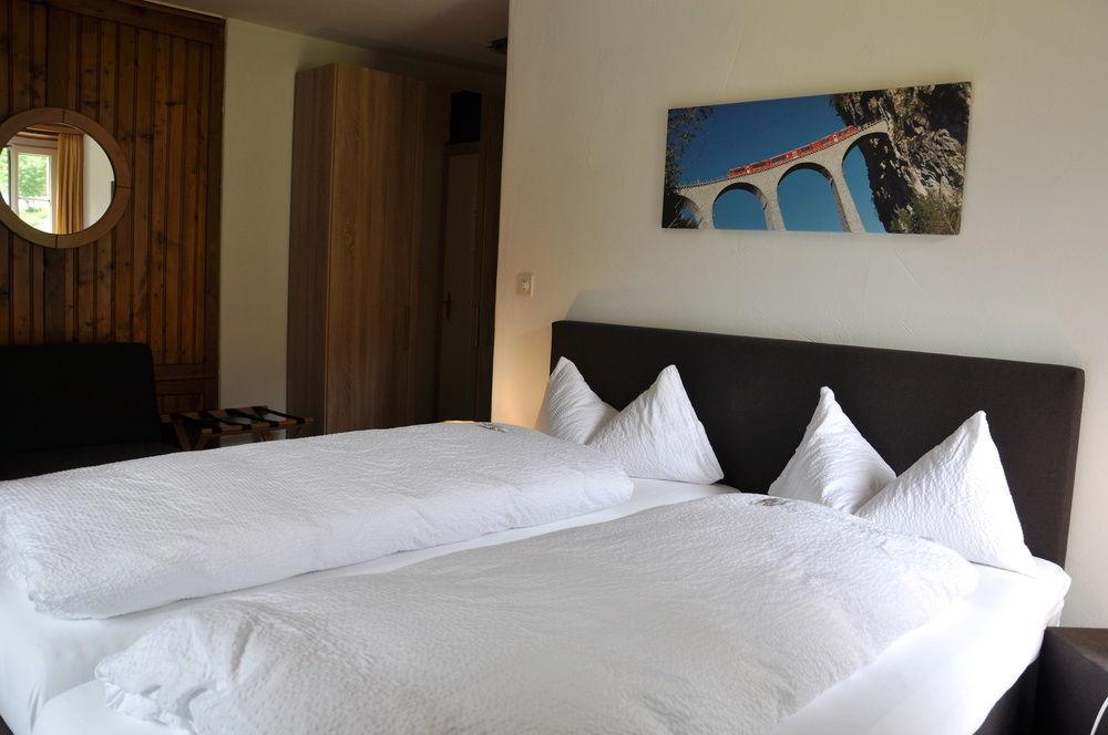 Hotel Ladina Берґюн Екстер'єр фото