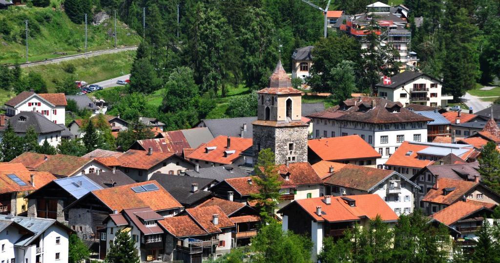 Hotel Ladina Берґюн Екстер'єр фото
